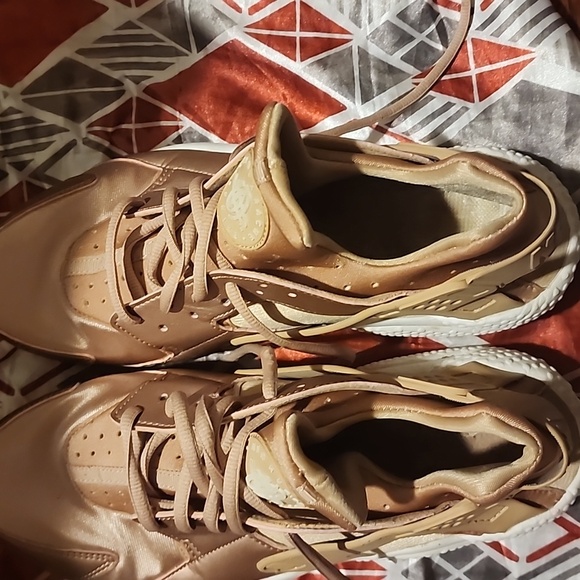 Sneakers - Picture 1 of 2